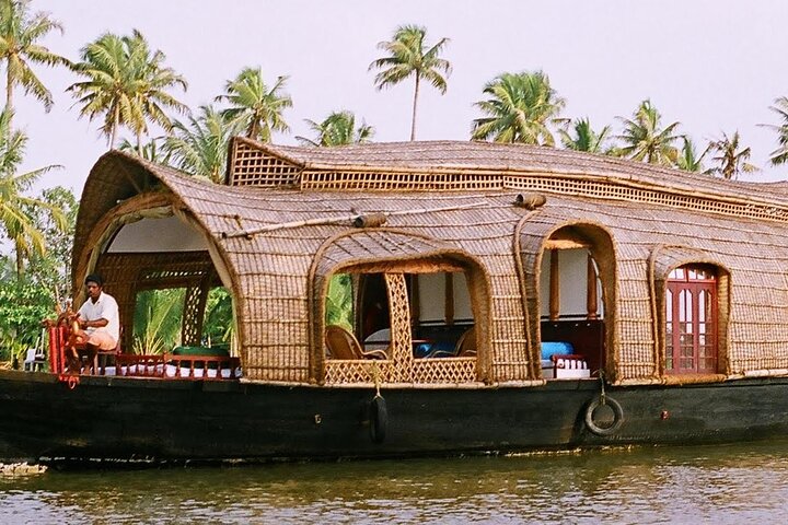 Backwaters Houseboat Cruise in Aleppey with Lunch from Cochin - Private Tour