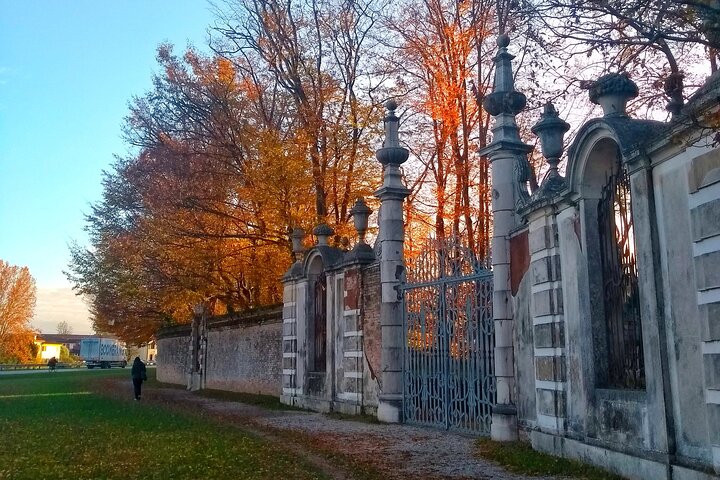 Tour to the Venetian Villas and the Brenta Riviera from Padua