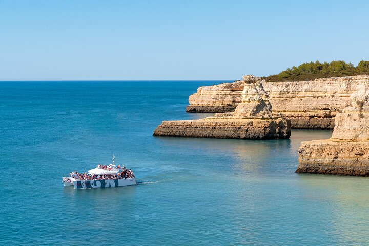 Caves and Coastline Cruise from Albufeira to Benagil