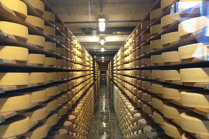 Private Gruyères Tour Including Cheese and Chocolate Factory Visit from Montreux