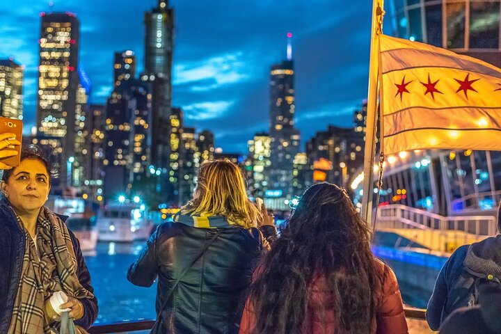Chicago River 45-Minute Architecture Tour from Magnificent Mile