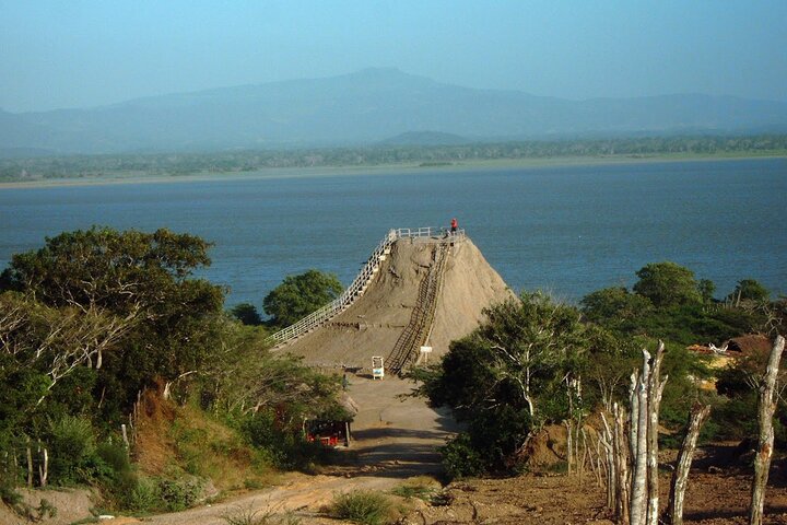 Cartagena Mud Volcano Tour with Transport & Snack