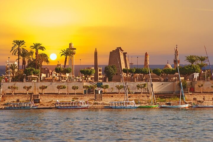 2 Nights Nile cruise from Aswan to Luxor&Abu Simbel And Balloon