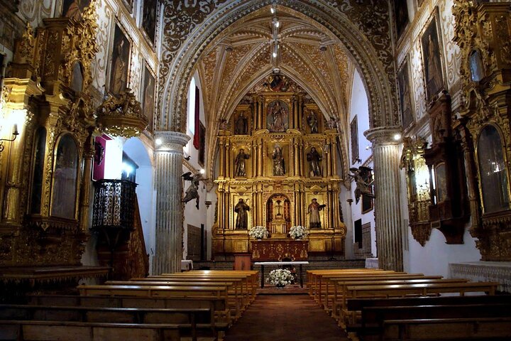 2-Hour Carmona Tour: Alcazar and Church of Santa Maria