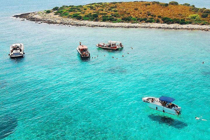Blue cave group tour with swimming and snorkelling from Hvar