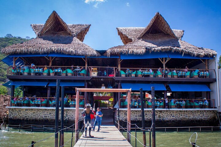 Tour to Lake Chapala, MAGIC TOWN of Ajijic from Guadalajara