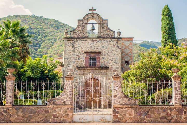 Tour to Lake Chapala, MAGIC TOWN of Ajijic from Guadalajara