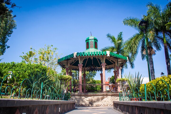 Tour to Lake Chapala, MAGIC TOWN of Ajijic from Guadalajara