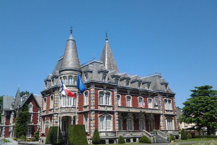Private Guided History tour of Lourdes