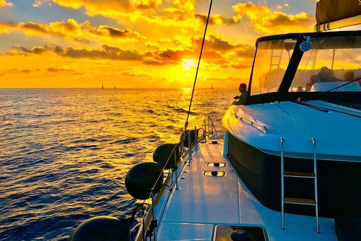 Half-Day Exclusive Catamaran Cruise in Santorini with Meal and Open Bar