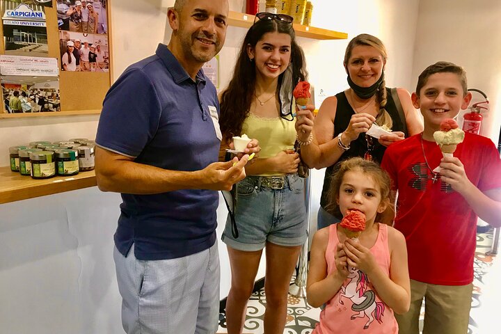 Verona walking tour:food&wine,history lunch or dinner & funicular