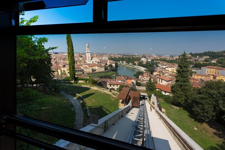 Verona walking tour:food&wine,history lunch or dinner & funicular
