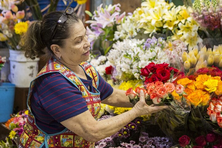 San Jose: Bites and Sights Walking Food Tour including Markets