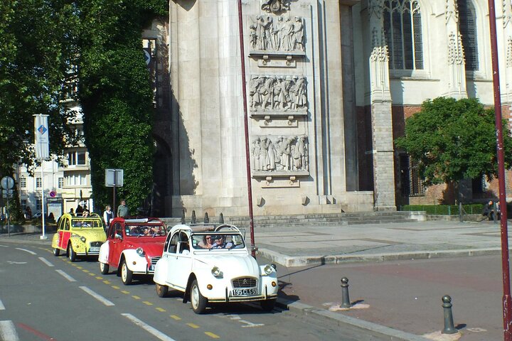 Unique Tour of Lille by Convertible 2CV - 1h00