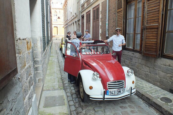 Unique Tour of Lille by Convertible 2CV - 1h00