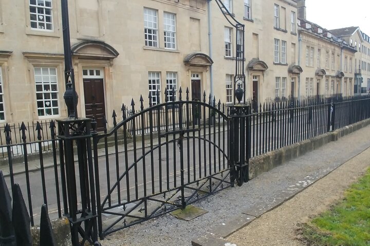 Bridgerton Walking Tour of Filming Locations & Storylines - Bath