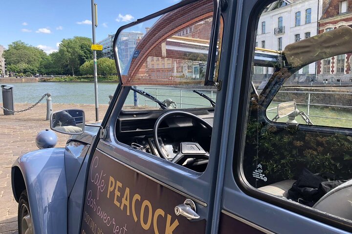 30-Minutes Private Guided Tour of Lille by Convertible 2CV
