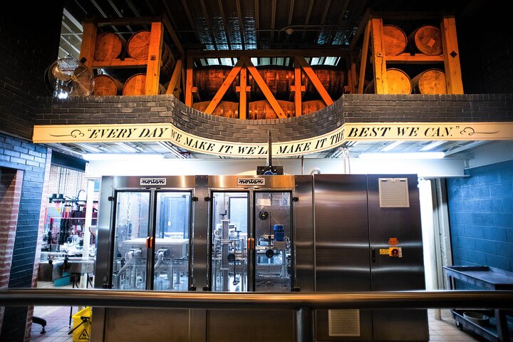Nashville to Jack Daniel's Distillery Bus Tour + Whiskey Tastings
