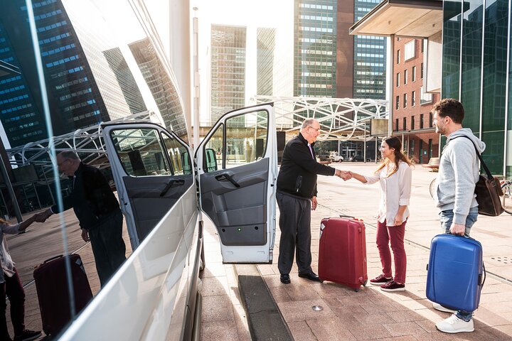Round-Trip Airport Transfer Viva Club Fortuna Freeport
