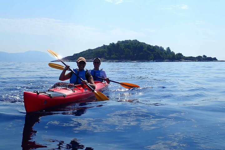 Bits of History - Half day kayak Tour with Wine delight