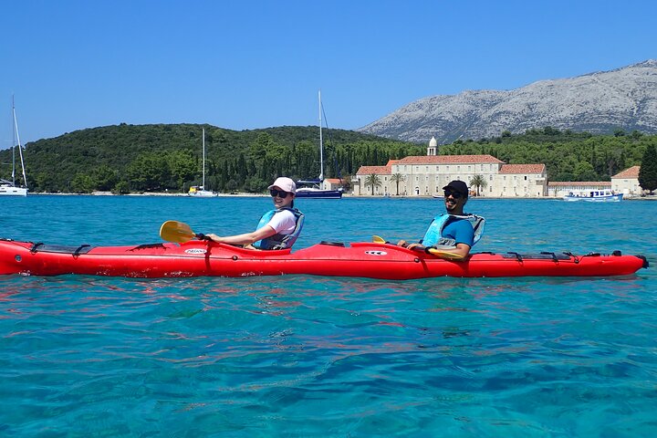 Bits of History - Half day kayak Tour with Wine delight
