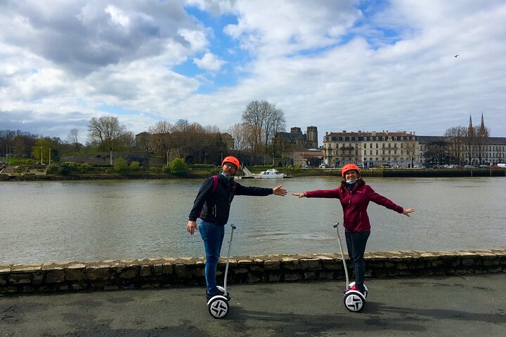 Unusual and ecological ride on a Segway and electric bike in Bayonne