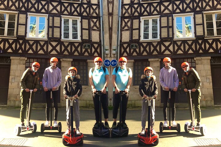 Unusual and ecological ride on a Segway and electric bike in Bayonne