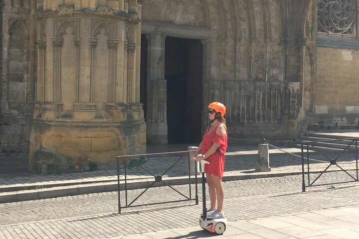 Unusual and ecological ride on a Segway and electric bike in Bayonne