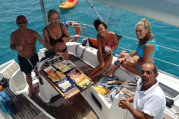 4h - Extended Private Sailing Tour around the Lobos Island