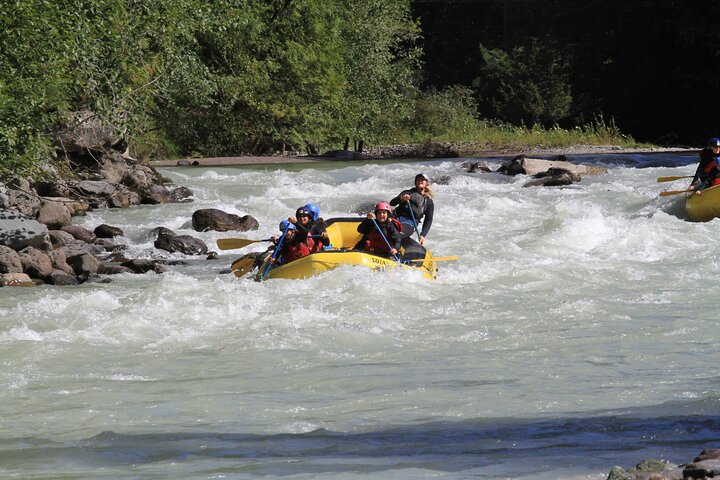 Family Friendly Cheakamus Splash Rafting