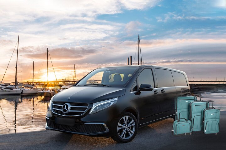 Private Transfer from Delphi/Arachova/Itea/Galaxidi to Athens-Pireaus-ATH