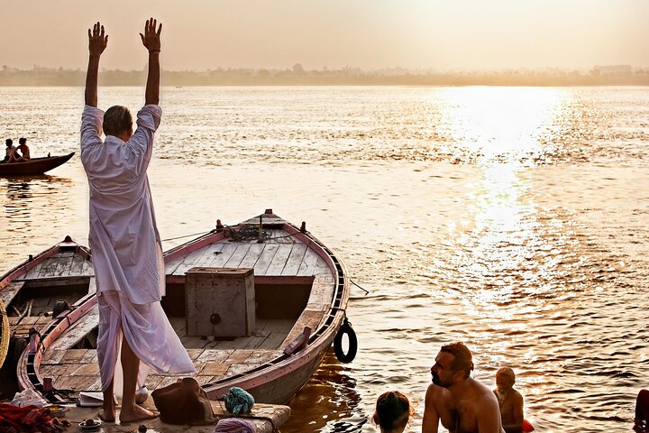 Full Day Varanasi Private Tour with Temples, Ghats & Rituals