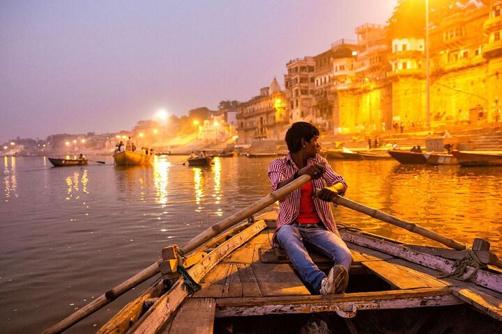 Full Day Varanasi Private Tour with Temples, Ghats & Rituals