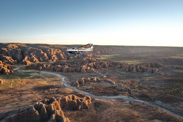 Bungle Bungle Flight & Domes To Cathedral Gorge Walking Tour