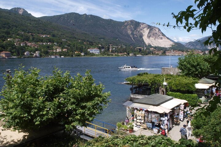 Stresa: 1-Day 3 Borromean Islands Hop-On Hop-Off Boat Tour
