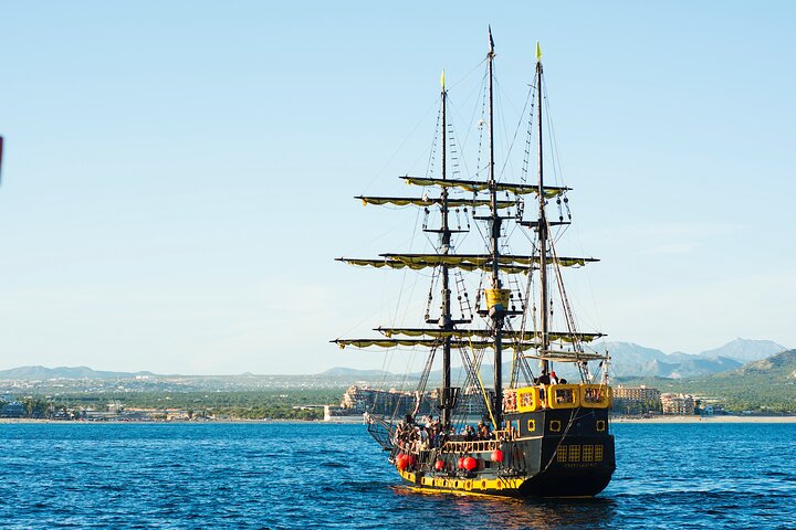 Pirate Ship Sunset Dinner and Show in Los Cabos