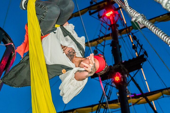 Pirate Ship Sunset Dinner and Show in Los Cabos