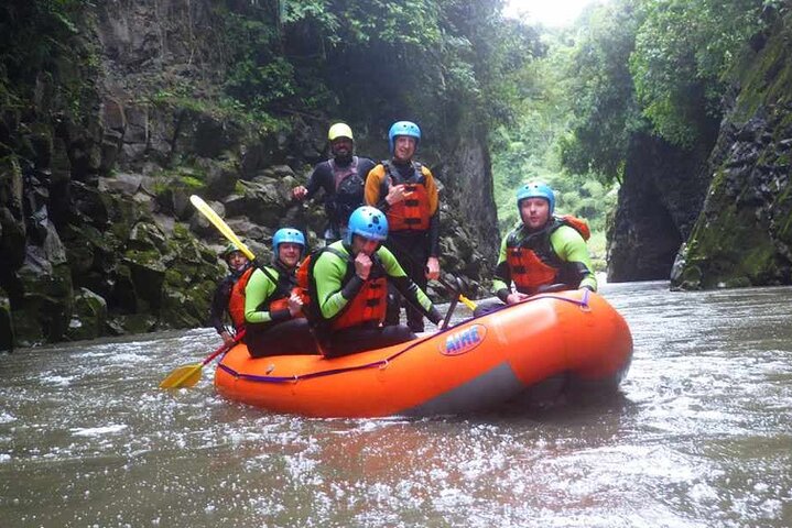 Rafting in the upper Pastaza (Level III + IV The best in Puyo) Best