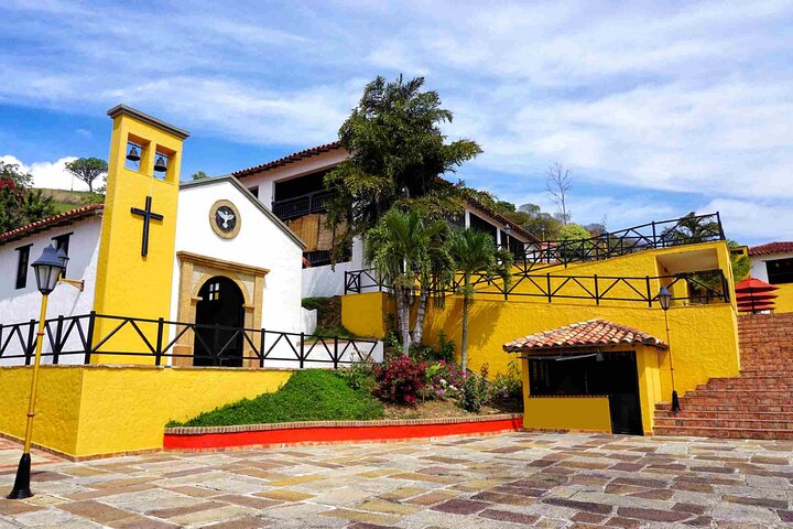 Bucaramanga, PANACHI Canyon Cable Car + Barichara tour