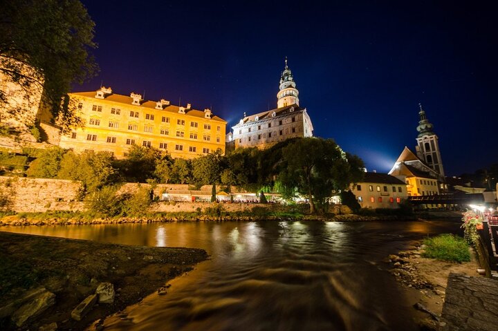 Private one way transfer from Cesky Krumlov to Vienna