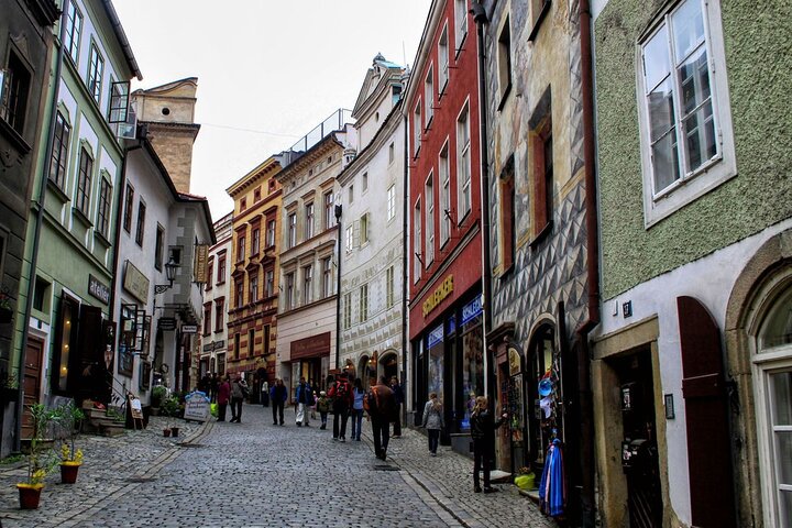 Private one way transfer from Cesky Krumlov to Vienna