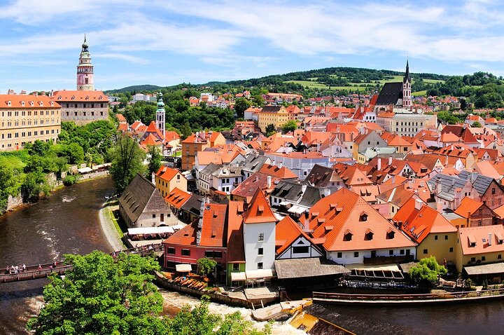 Private one way transfer from Cesky Krumlov to Vienna