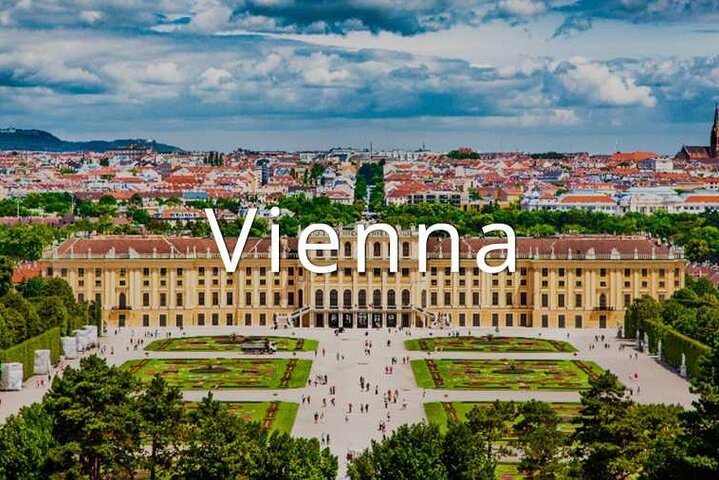 Private one way transfer from Cesky Krumlov to Vienna