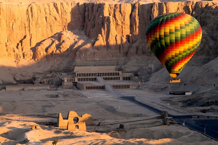 Sunrise Hot Air Balloon Over the Historical sites in Luxor