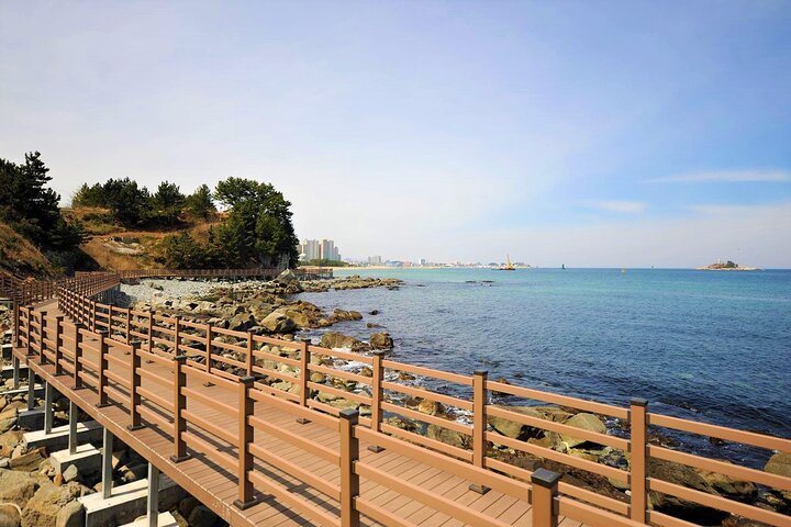3-Hour Self-guided Sokcho Tour with Private Transportation