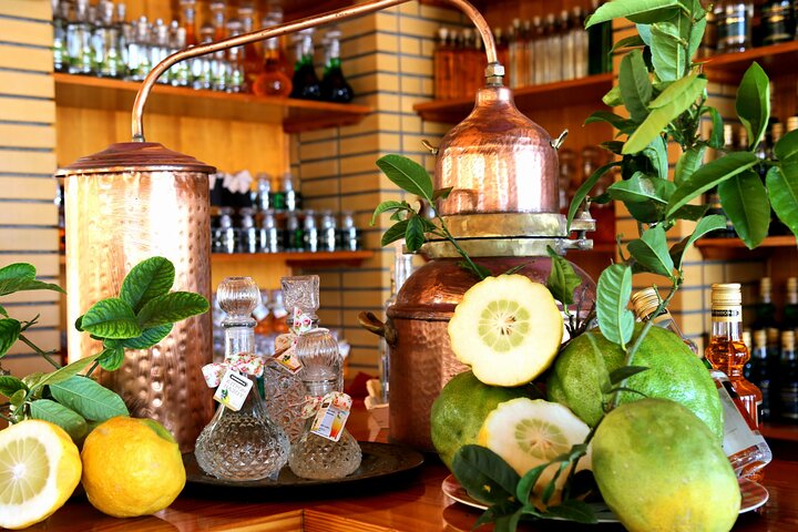 Naxos Old Town Private Food Tour with Dinner and Pickup