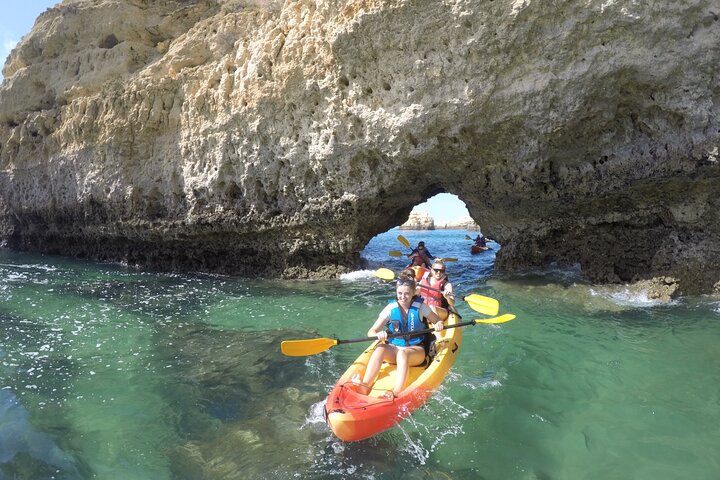 Albufeira: Sea Caves & Hidden Beaches Guided Kayak Tour