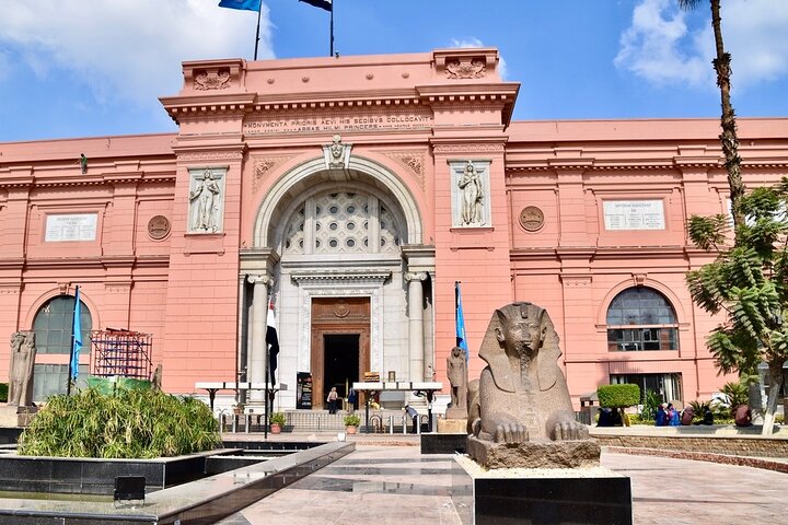 Private Day from Sharm to Cairo by plane, all entrance fees, Camel, Lunch, Guide