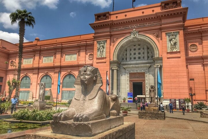 Private Day from Sharm to Cairo by plane, all entrance fees, Camel, Lunch, Guide