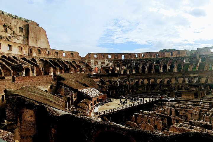 Rome: Colosseum Guided Tour with Roman Forum and Palatine Hill